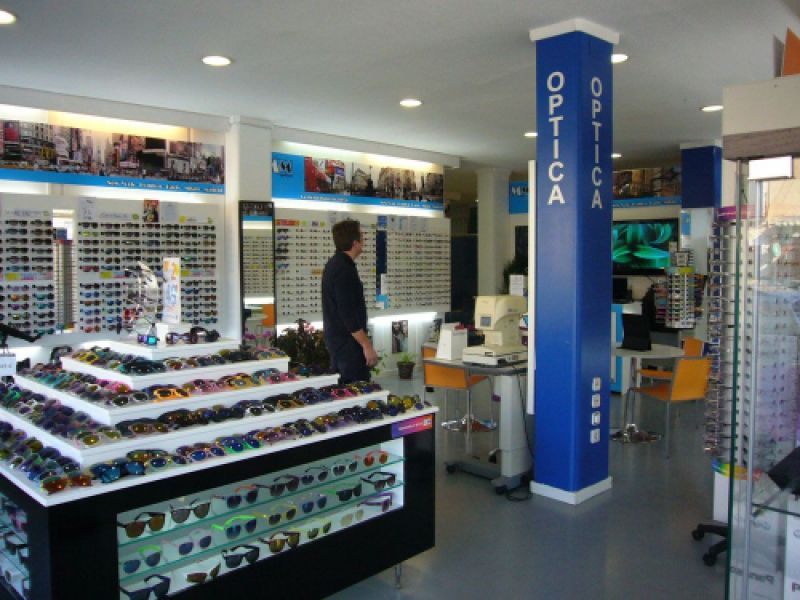 Armey intervención en establecimiento comercial